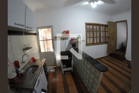 Casa à venda com 330m², 3 quartos e 3 vagasEspaço 2 com cozinha e banheiro