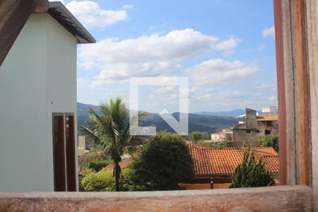 Casa à venda com 330m², 3 quartos e 3 vagasVista da janela do Quarto 1