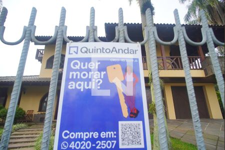 Casa à venda com 450m², 3 quartos e 2 vagasFachada