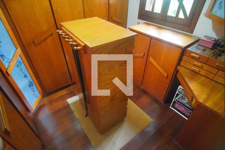 Casa à venda com 450m², 3 quartos e 2 vagasCloset da suíte