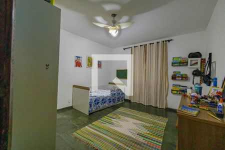 Casa de condomínio à venda com 290m², 3 quartos e 3 vagas Casa de condomínio à venda com 290m², 3 quartos e 3 vagasQuarto 1