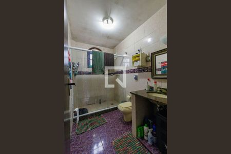 Casa de condomínio à venda com 290m², 3 quartos e 3 vagas Casa de condomínio à venda com 290m², 3 quartos e 3 vagasBanheiro