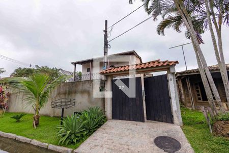Casa de condomínio à venda com 290m², 3 quartos e 3 vagas Casa de condomínio à venda com 290m², 3 quartos e 3 vagasFachada