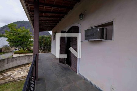 Casa de condomínio à venda com 290m², 3 quartos e 3 vagas Casa de condomínio à venda com 290m², 3 quartos e 3 vagasVaranda Suíte