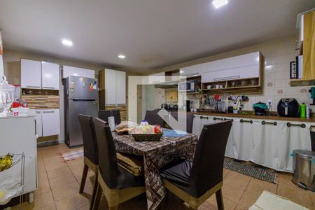 Casa de condomínio à venda com 290m², 3 quartos e 3 vagas Casa de condomínio à venda com 290m², 3 quartos e 3 vagasCozinha