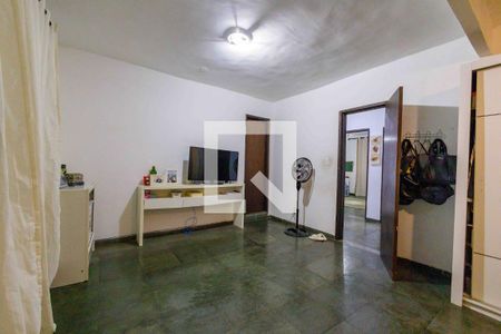 Casa de condomínio à venda com 290m², 3 quartos e 3 vagas Casa de condomínio à venda com 290m², 3 quartos e 3 vagasSuíte