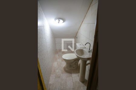 Casa à venda com 320m², 4 quartos e 1 vaga Casa à venda com 320m², 4 quartos e 1 vagaÁrea de Serviço Banheiro