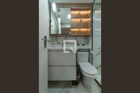 Apartamento à venda com 69m², 3 quartos e 2 vagas Apartamento à venda com 69m², 3 quartos e 2 vagasBanheiro da Suíte