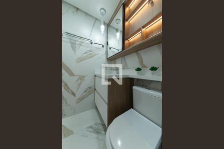 Apartamento à venda com 69m², 3 quartos e 2 vagas Apartamento à venda com 69m², 3 quartos e 2 vagasBanheiro da Suíte