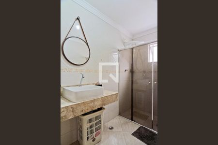 Casa à venda com 225m², 3 quartos e 5 vagasBanheiro