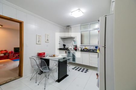 Apartamento à venda com 130m², 3 quartos e 3 vagas Apartamento à venda com 130m², 3 quartos e 3 vagasCozinha