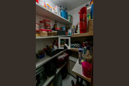 Apartamento à venda com 130m², 3 quartos e 3 vagas Apartamento à venda com 130m², 3 quartos e 3 vagasDespensa