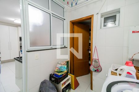 Apartamento à venda com 130m², 3 quartos e 3 vagas Apartamento à venda com 130m², 3 quartos e 3 vagasÁrea de Serviço
