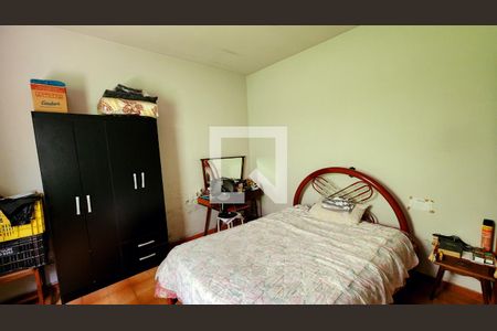 Casa à venda com 237m², 3 quartos e 3 vagas Casa à venda com 237m², 3 quartos e 3 vagasQuarto 2