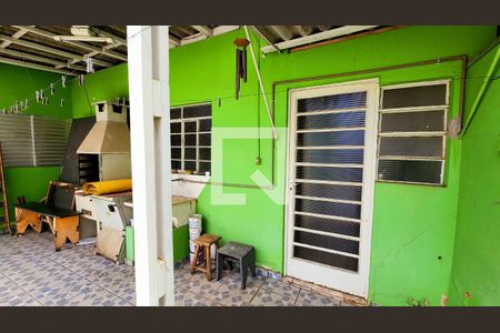 Casa à venda com 237m², 3 quartos e 3 vagas Casa à venda com 237m², 3 quartos e 3 vagasQuintal