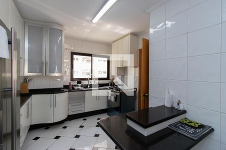 Apartamento à venda com 125m², 3 quartos e 2 vagas Apartamento à venda com 125m², 3 quartos e 2 vagasCozinha