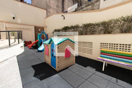 Apartamento à venda com 125m², 3 quartos e 2 vagas Apartamento à venda com 125m², 3 quartos e 2 vagasÁrea Comum - Playground