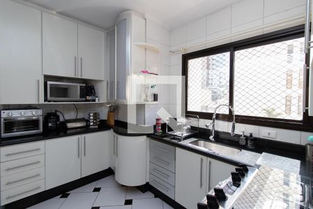 Apartamento à venda com 125m², 3 quartos e 2 vagas Apartamento à venda com 125m², 3 quartos e 2 vagasCozinha