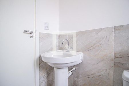 Banheiro de kitnet/studio para alugar com 1 quarto, 35m² em Jardim das Flores, Osasco