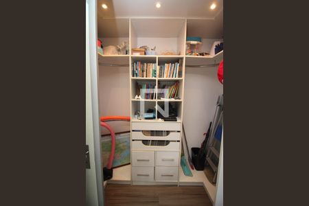 Apartamento à venda com 127m², 3 quartos e 2 vagas Apartamento à venda com 127m², 3 quartos e 2 vagasCloset do quarto 3