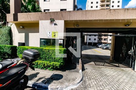 Apartamento para alugar com 76m², 3 quartos e 1 vagaFachada e garagem