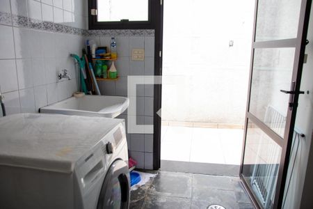 Casa à venda com 211m², 3 quartos e 2 vagas Casa à venda com 211m², 3 quartos e 2 vagasÁrea de Serviço