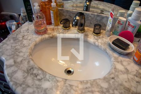 Casa à venda com 211m², 3 quartos e 2 vagas Casa à venda com 211m², 3 quartos e 2 vagasBanheiro 2