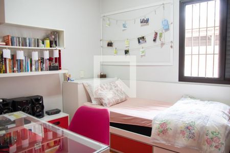 Casa à venda com 211m², 3 quartos e 2 vagas Casa à venda com 211m², 3 quartos e 2 vagasQuarto 2