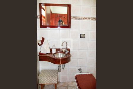 Casa à venda com 211m², 3 quartos e 2 vagas Casa à venda com 211m², 3 quartos e 2 vagasBanheiro 3