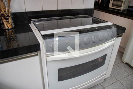 Casa à venda com 211m², 3 quartos e 2 vagas Casa à venda com 211m², 3 quartos e 2 vagasCozinha