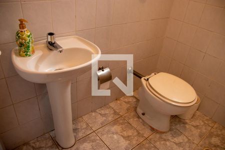 Casa à venda com 211m², 3 quartos e 2 vagas Casa à venda com 211m², 3 quartos e 2 vagasQuarto e Banheiro de Serviço