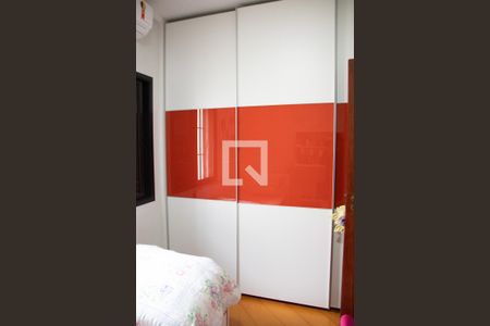 Casa à venda com 211m², 3 quartos e 2 vagas Casa à venda com 211m², 3 quartos e 2 vagasQuarto 2