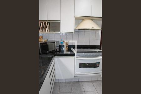 Casa à venda com 211m², 3 quartos e 2 vagas Casa à venda com 211m², 3 quartos e 2 vagasCozinha