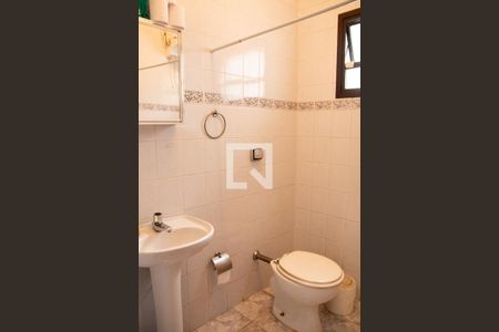 Casa à venda com 211m², 3 quartos e 2 vagas Casa à venda com 211m², 3 quartos e 2 vagasQuarto e Banheiro de Serviço