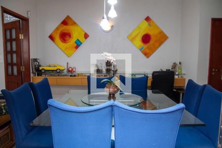 Casa à venda com 211m², 3 quartos e 2 vagas Casa à venda com 211m², 3 quartos e 2 vagasCopa