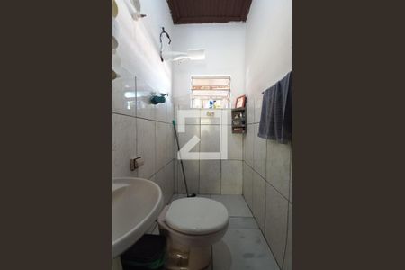 Casa à venda com 150m², 3 quartos e 1 vaga Casa à venda com 150m², 3 quartos e 1 vagaBanheiro