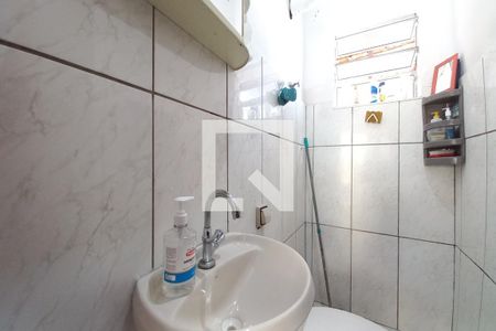 Casa à venda com 150m², 3 quartos e 1 vaga Casa à venda com 150m², 3 quartos e 1 vagaBanheiro