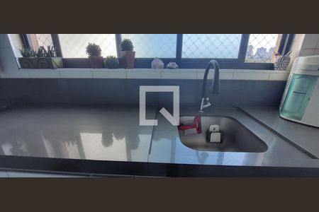 Apartamento à venda com 120m², 4 quartos e 2 vagas Apartamento à venda com 120m², 4 quartos e 2 vagasCozinha