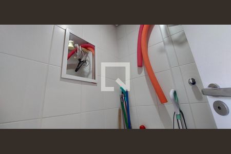 Apartamento à venda com 120m², 4 quartos e 2 vagas Apartamento à venda com 120m², 4 quartos e 2 vagasÁrea de Serviço