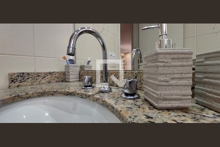 Apartamento à venda com 120m², 4 quartos e 2 vagas Apartamento à venda com 120m², 4 quartos e 2 vagasBanheiro