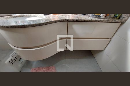 Apartamento à venda com 120m², 4 quartos e 2 vagas Apartamento à venda com 120m², 4 quartos e 2 vagasBanheiro