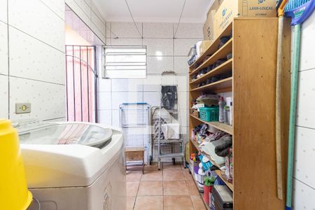 Casa à venda com 240m², 3 quartos e 2 vagas Casa à venda com 240m², 3 quartos e 2 vagasLavanderia