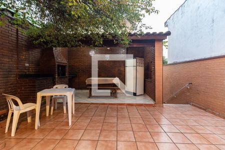 Casa à venda com 240m², 3 quartos e 2 vagas Casa à venda com 240m², 3 quartos e 2 vagasQuintal