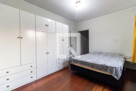 Casa à venda com 240m², 3 quartos e 2 vagas Casa à venda com 240m², 3 quartos e 2 vagasSuíte