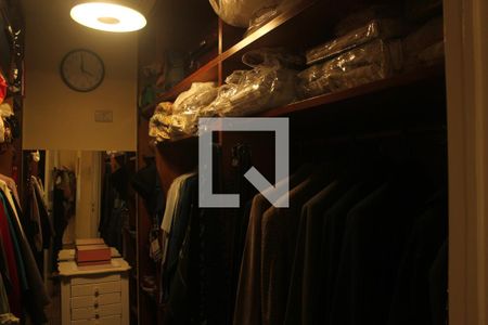 Apartamento à venda com 136m², 4 quartos e 3 vagasCloset da suíte 1