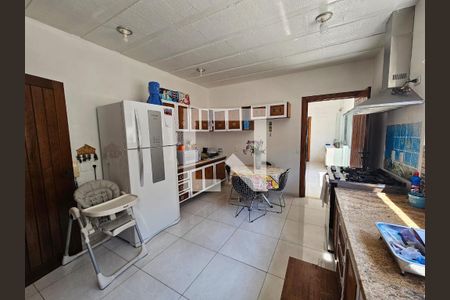 Casa à venda com 201m², 3 quartos e 4 vagasCozinha - Armários