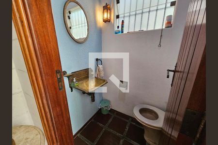 Casa à venda com 201m², 3 quartos e 4 vagasLavabo