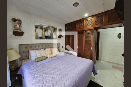 Casa à venda com 201m², 3 quartos e 4 vagas Casa à venda com 201m², 3 quartos e 4 vagasSuite