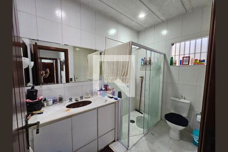 Casa à venda com 201m², 3 quartos e 4 vagasBanheiro da Suíte