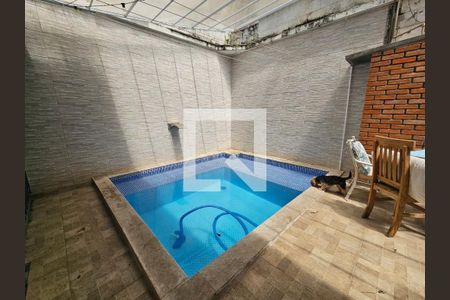 Casa à venda com 201m², 3 quartos e 4 vagasPiscina